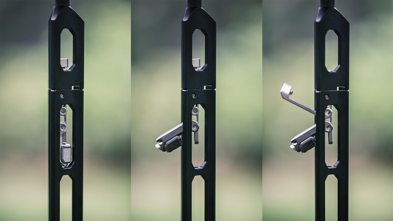 Center column quick-release mechanism