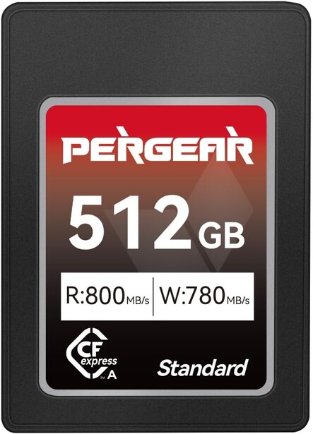Pergear 512GB CFast memory card displaying read speed of 800 MB/s and write speed of 780 MB/s.