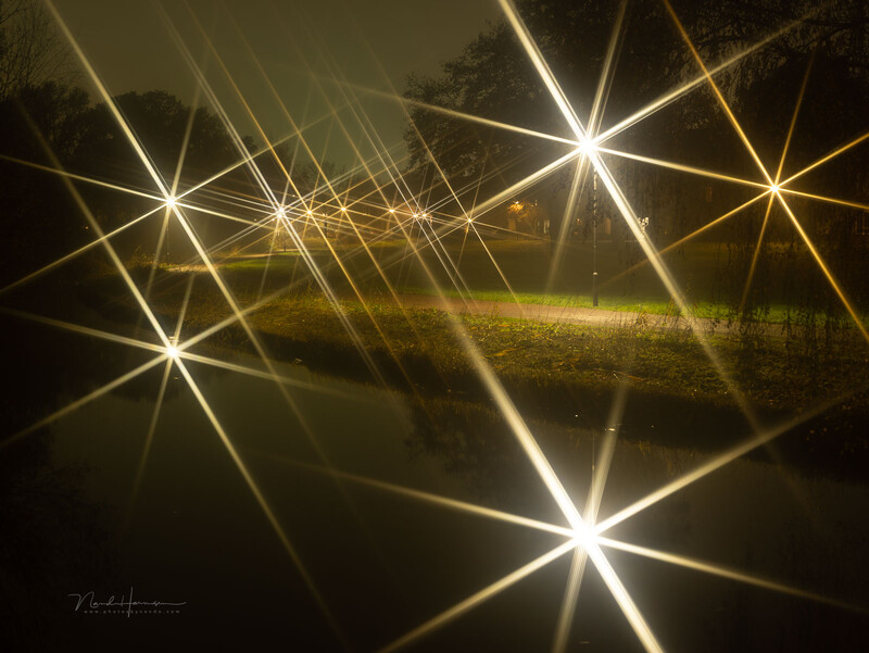 The result of a 8-starburst filter by Cokin from the eighties. I used the filter on a 40-year old Pentacon f/1.8/50mm lens on a modern mirrorless camera.