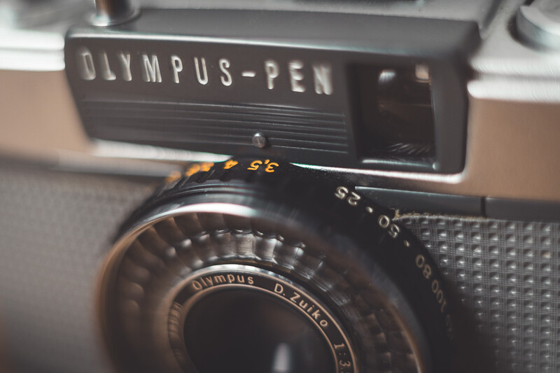 Close-up of Olympus EE-2