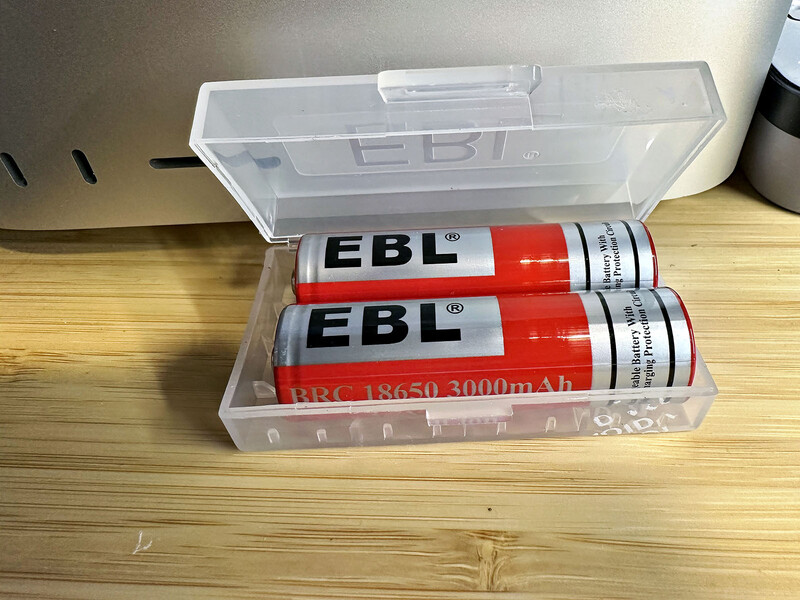  EBL 18650 batteries