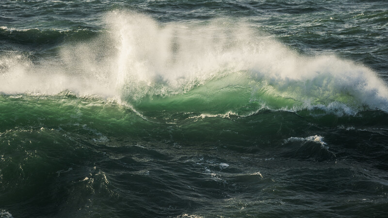 crashing waves 