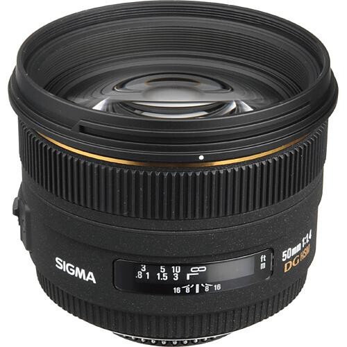 Sigma 50mm f/1.4 EX DG HSM lens with focus ring and autofocus switch visible.