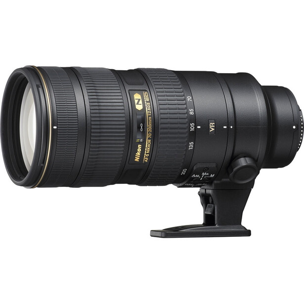 Nikon AF-S 70-200mm f/2.8G VR telephoto zoom lens with tripod collar mounted on white background.