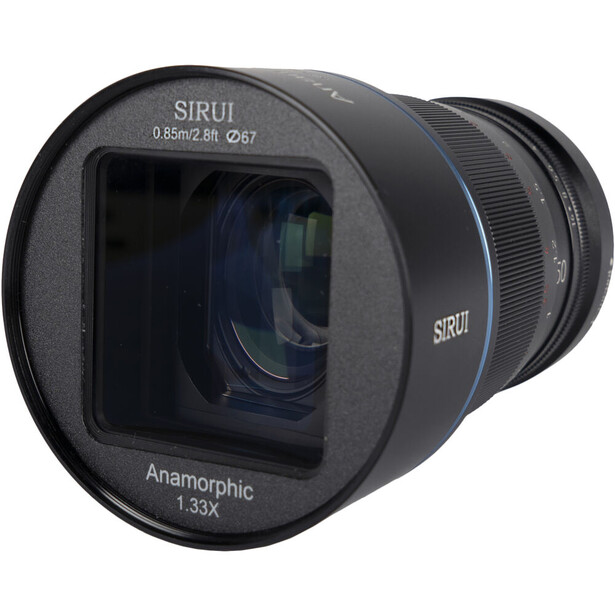 SIRUI anamorphic lens with 1.33x magnification and 0.55m minimum focus distance.