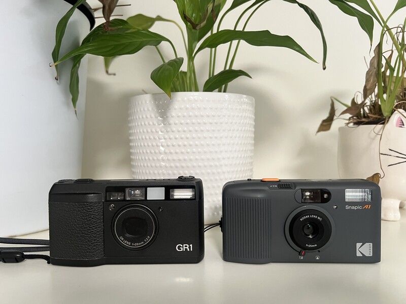 Image showing the similarities of the Ricoh GR1 and the Kodak Snapic A1