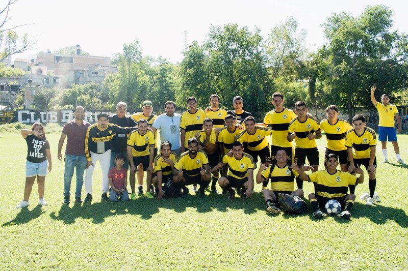 A football team ready to play in Guadalajara. 2024.