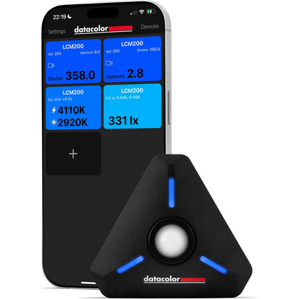 Illustration of Datacolor light meter device with smartphone app display and triangular sensor unit