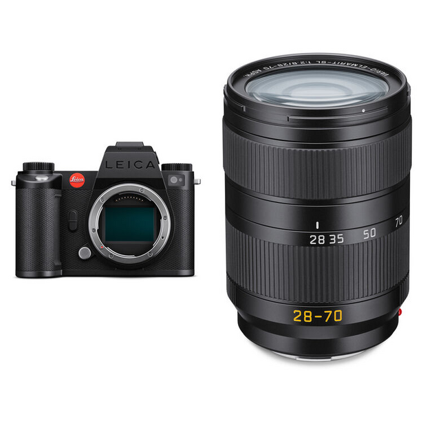 Mirrorless camera body and interchangeable telephoto zoom lens displayed side by side