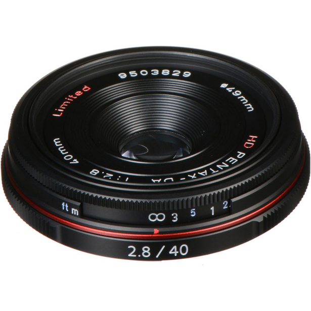 Compact wide-angle lens with 40mm focal length and f/2.8 maximum aperture