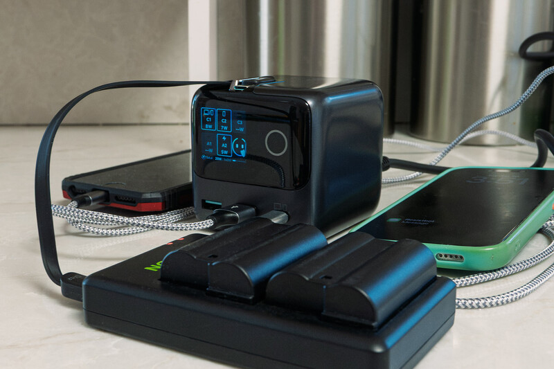 JOYROOM PODIX 140W 5-Port Desktop GaN Charger