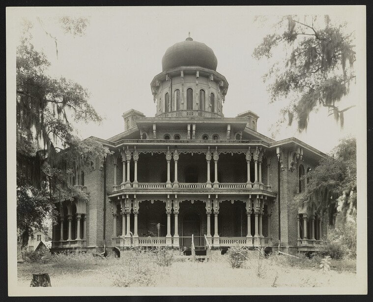Longwood, the octagonal antebellum mansion at Natchez, Mississippi, recorded by Frances Benjamin Johnston in 1938 during the Carnegie Survey of the Architecture of the South