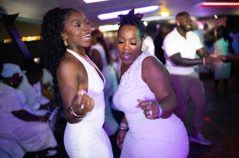 2 women dancing