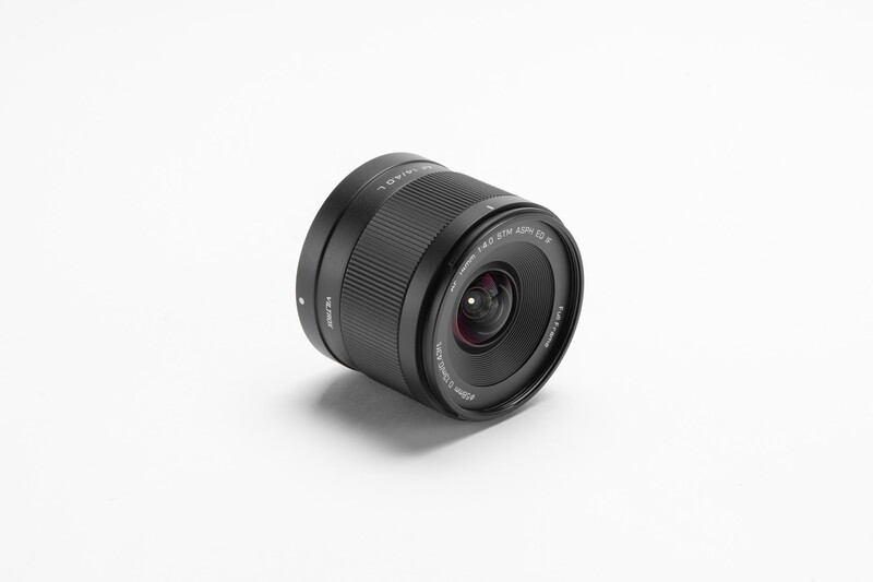 The AF 14mm f/4 Air L weighs 172 g and focuses to 0.13 m, the closest of the four