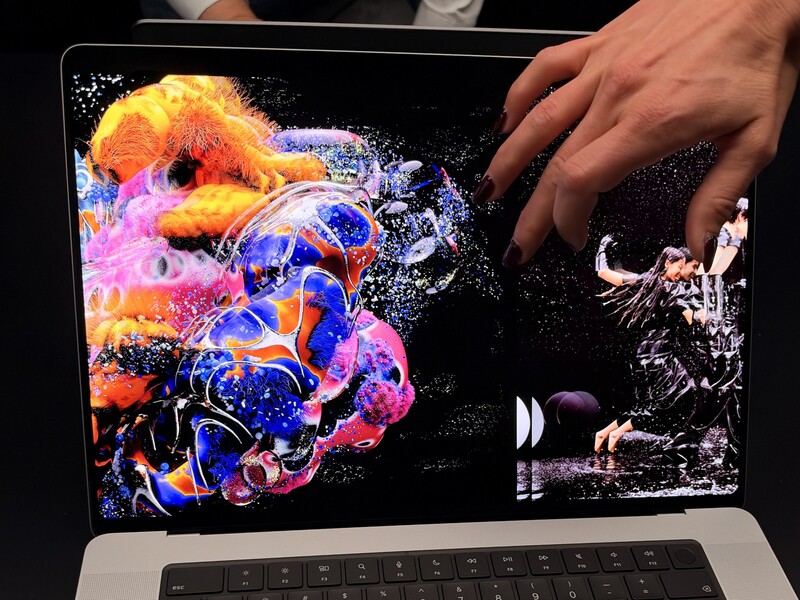 Moving an image by touch in the demo area.