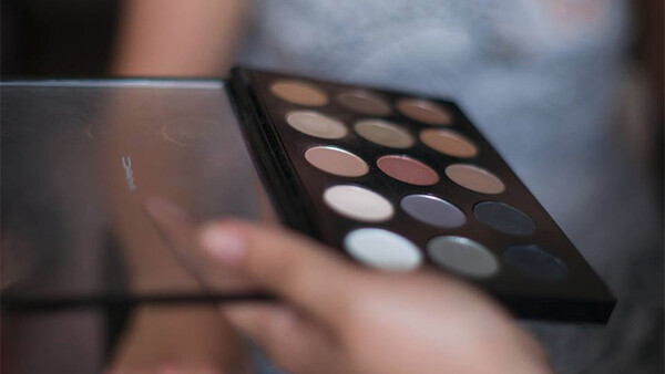 Miss World Competition Offering Exposure as Payment to Make Up Artists