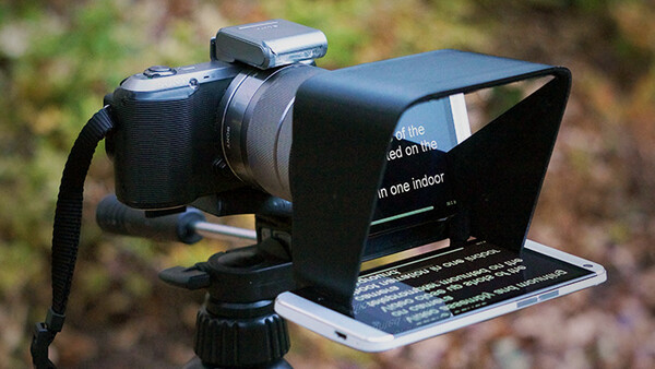 "The Parrot" Is A Portable, Inexpensive Teleprompter That Uses Your Smartphone