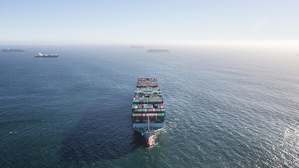 Amazing Aerial Imagery of Overwhelming Trade Traffic off the Coast of Los Angeles