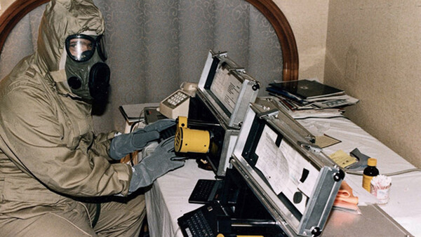 Transmitting Photos Used to Look Like Something from a Spy Movie
