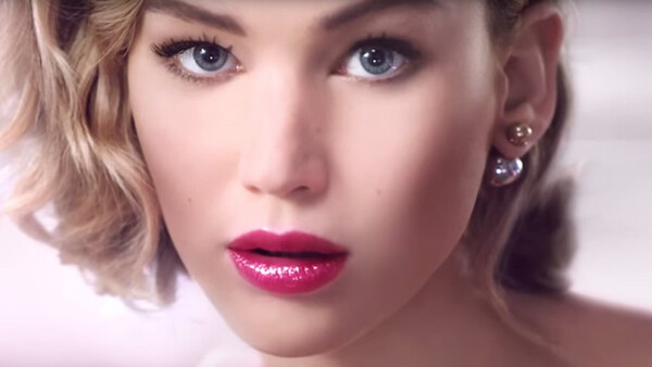 Did Photo Retouchers Photoshop Jennifer Lawrence's Face Too Much In New Dior Ad?