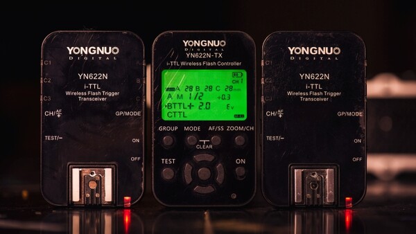 Fstoppers Reviews the Yongnuo TTL Flash System