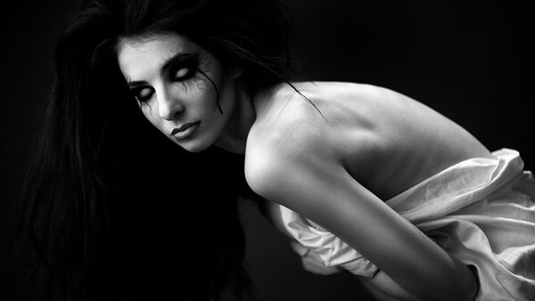 Reviving a Vintage Lens to Add a Haunting Feel to Your Halloween Photos
