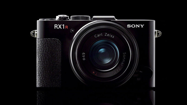 Hands-On with the Newly Announced Sony RX1R II