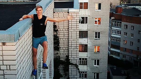 Teenager Dies From Fall After Posing for Selfie on Top of Building for His Instagram Account
