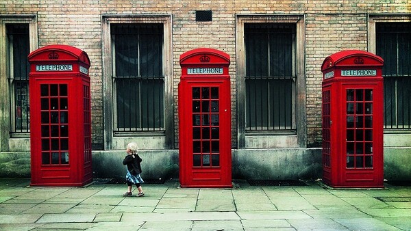 Street Photography: Wandering While Observing Both City and Society