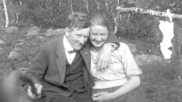 Is This The First Selfie Stick Photograph?