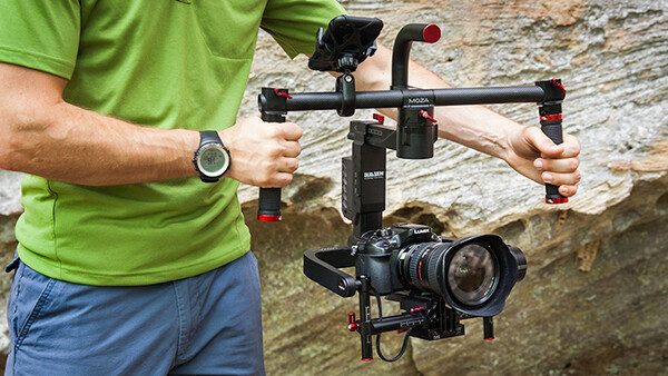 Fstoppers Review of the Moza Lite II 3-Axis Gimbal Stabilizer for