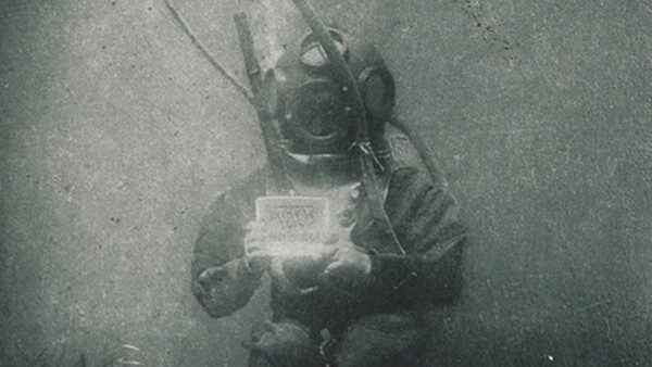 First Underwater Portrait From 1899