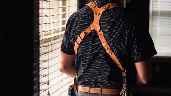 Fstoppers Reviews the RL Handcrafts Clydesdale Pro-DLX Dual Camera Strap
