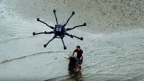 Using a Drone to Surf? 'Dronesurfing' Is Actually a Thing, and It Looks Awesome