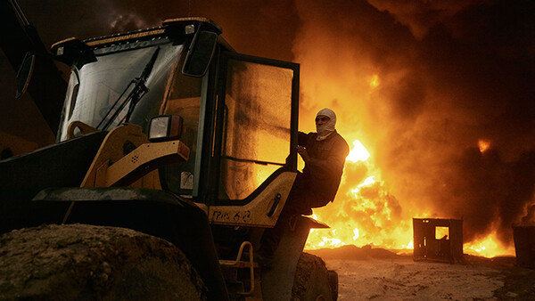 Joey L Covers the Oil Disaster in Qayyara, Iraq