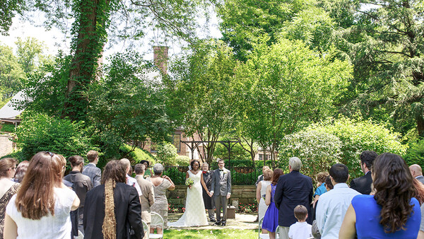 An Update on Brides Magazine's Insistence That Pros Shoot Canon or Nikon