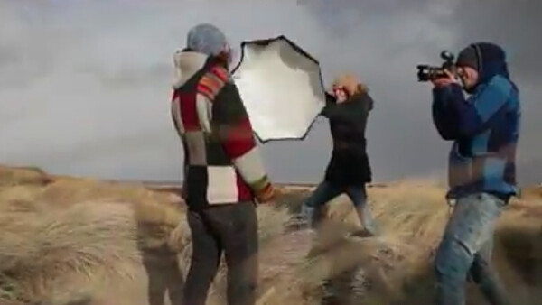 This Is a Truly Committed Photography Assistant