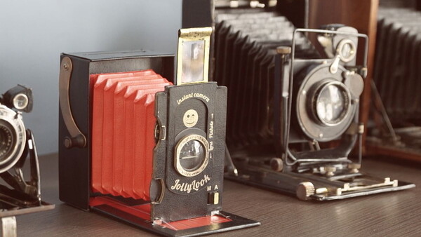 The Jollylook: A Quirky Cardboard Camera for Instant Photography