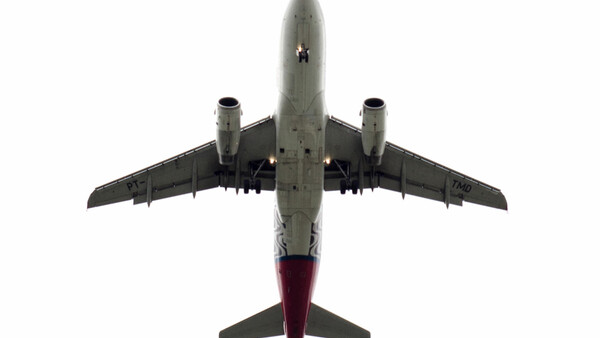 United States and Britain Ban Carry-On Electronics, Including Cameras, on Flights From Eight Countries 
