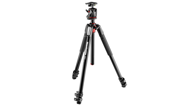 Fstoppers Reviews the Manfrotto 055XPRO3 Tripod and BHQ2XPRO Ball Head Kit