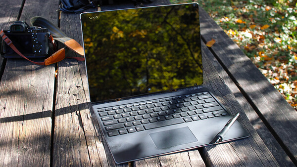 Hands-On Review of the VAIO Z Canvas Tablet Computer as a Mobile