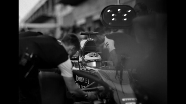 Anachronism in Action: Shooting Formula One Racing With a Century-Old Camera