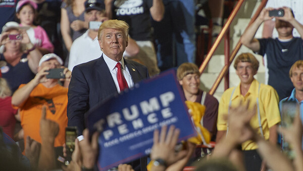 Go Behind the Scenes Photographing U.S. President Donald J. Trump