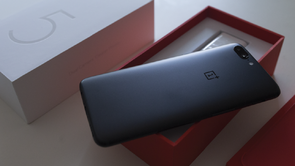OnePlus 5 Unboxing and First Look