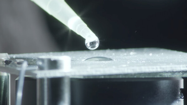 Shooting Portraits With a Lens Made Only of a Drop of Water