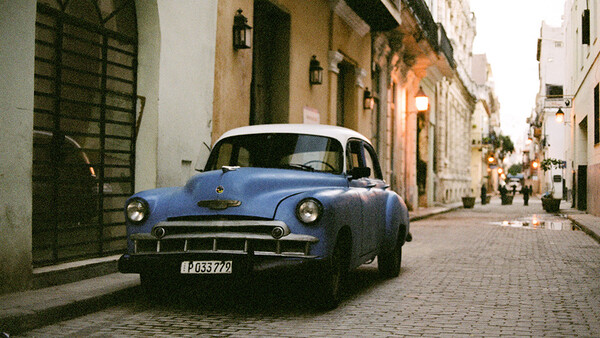 Walking the Streets of Havana, Cuba With the 35mm Film Canon AE-1 Program