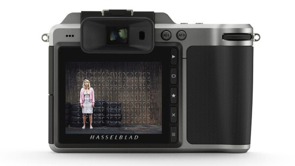 Hands-On With Hasselblad X1D-50c's New Firmware, Adds Electronic Shutter and Multiple Focus Points