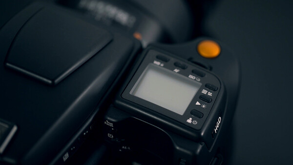 Hasselblad H6D-100c Comparison Review - Full Frame Out-Performs Medium Format