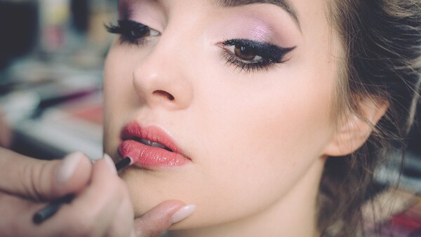 What Photographers Need to Consider Before Hiring Makeup Artists