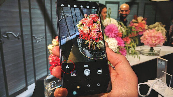 Hands on With the Huawei Mate 10 and Its New AI Camera
